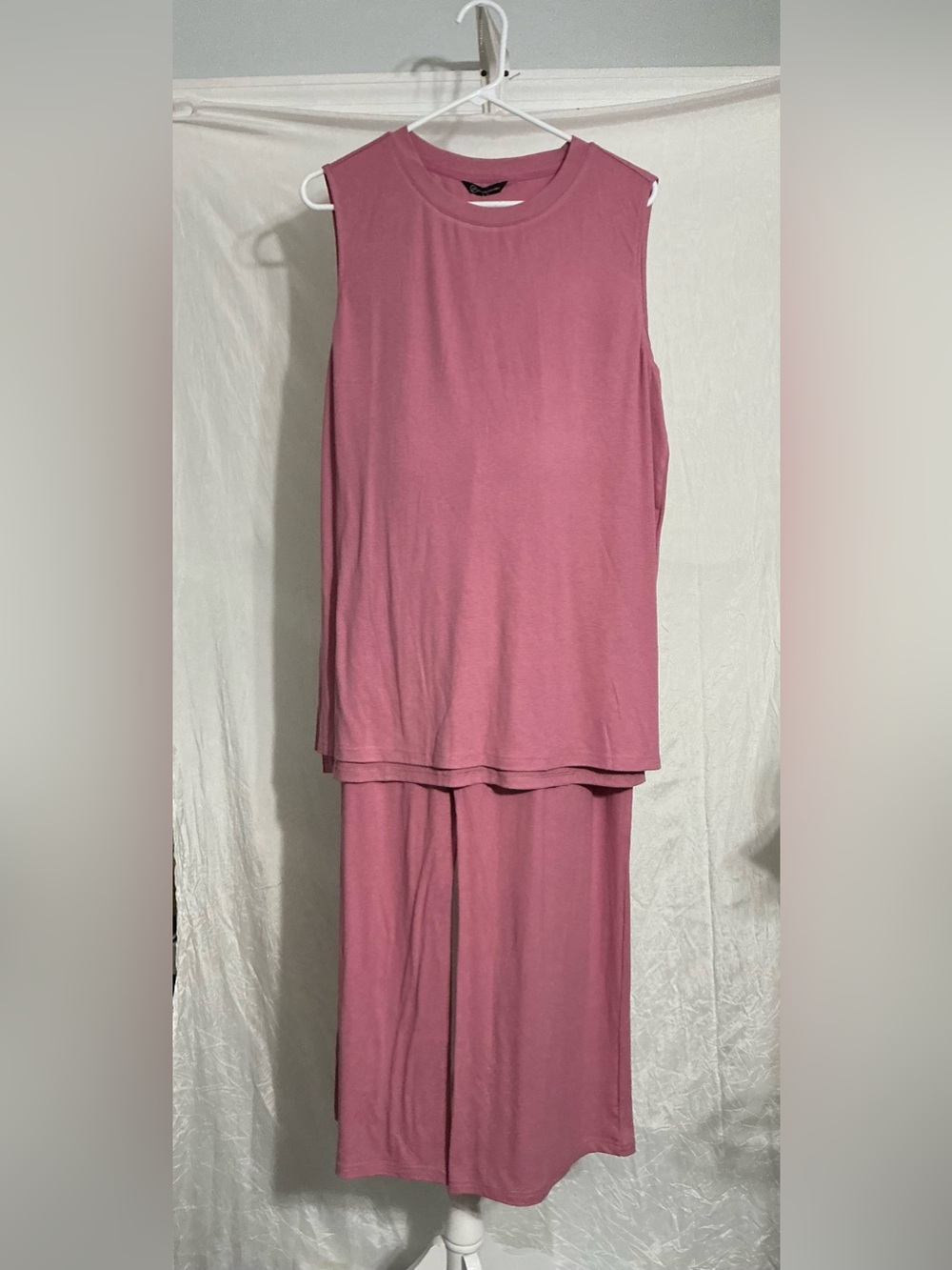 Sleeveless Two-Piece Pantsuit in Rose Pink